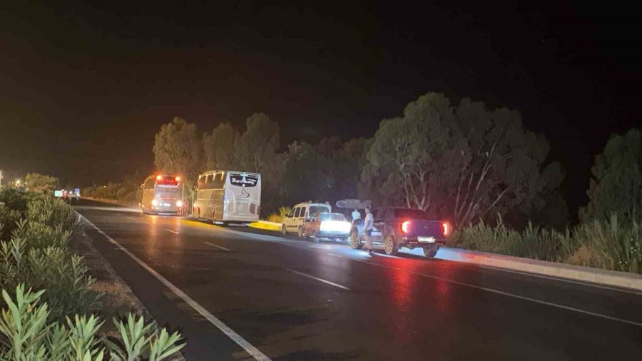 Alanya’da Yolun Karşısına Geçerken Yolcu Otobüsünün Çarptığı Yaşlı Adam Hayatını Kaybetti