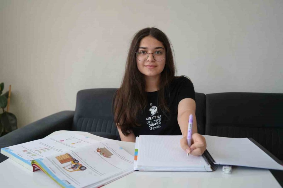 Niğde’de Aynı Aileden İkinci Kez Lgs Türkiye Birincisi