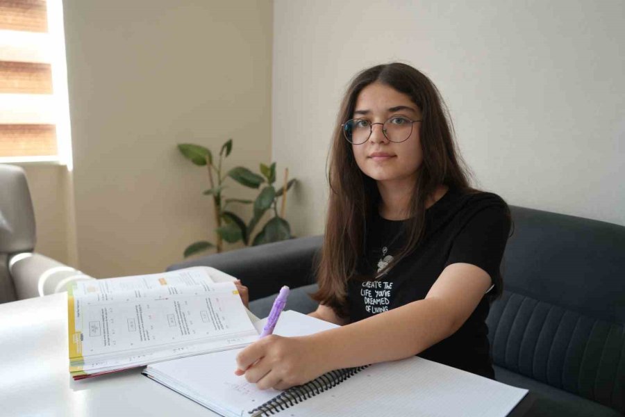 Niğde’de Aynı Aileden İkinci Kez Lgs Türkiye Birincisi