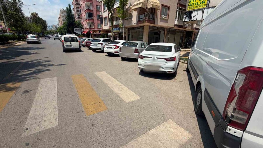 Mersin’de Engelli Rampası Ve Kaldırımı İşgal Eden 184 Araca Ceza