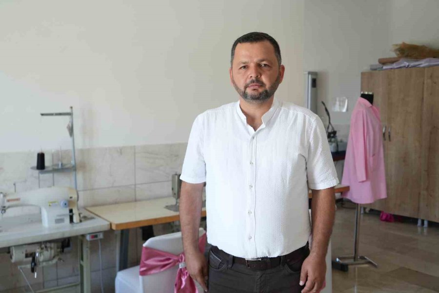 Gençler Hem Meslek Öğreniyor Hem Üretiyor