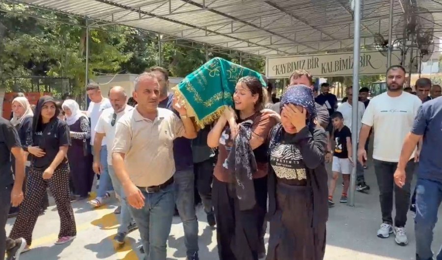 Balkonda Akıma Kapılarak Ölen 1,5 Yaşındaki Yamaç Ali Son Yolculuğuna Uğurlandı