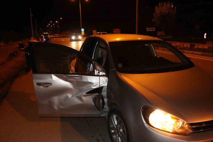 Otomobille Çarpışan Motosiklet Şarampole Savruldu: 1 Yaralı