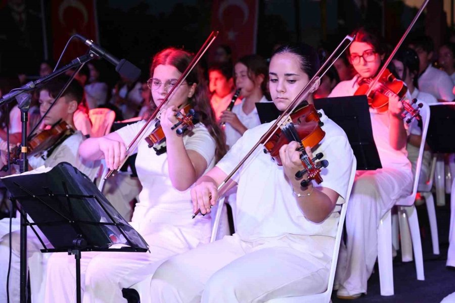 Kemer Belediyesi’nde "can Dostları" İçin Konser