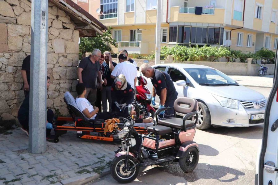 Karaman’da Otomobille Elektrikli Bisiklet Çarpıştı: 2 Çocuk Yaralandı