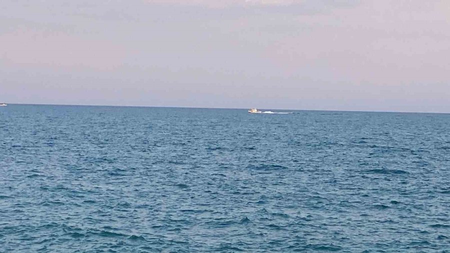 Kızkalesi’nde Denizde Kaybolan Şahsın Bulunması İçin Arama Çalışmaları Sürüyor