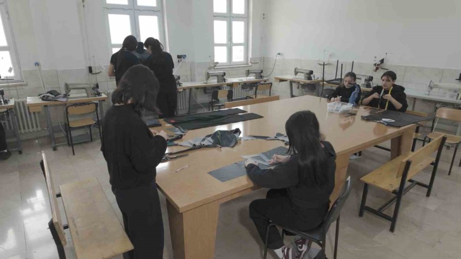 Meslek Liseleri Geleceğin Nitelikli İş Gücünü Yetiştiriyor