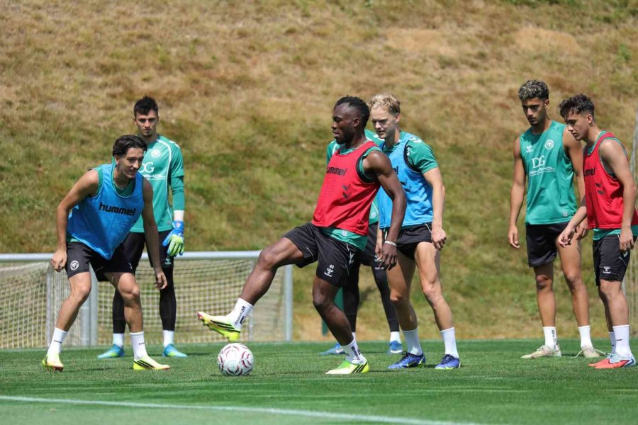 Konyaspor, Slovenya Kampındaki Hazırlıklarını Sürdürüyor
