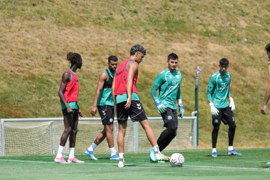 Konyaspor, Slovenya Kampındaki Hazırlıklarını Sürdürüyor