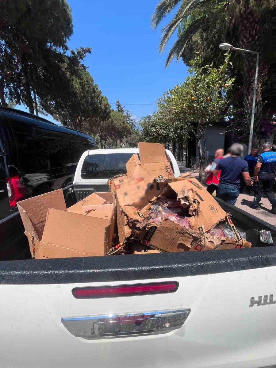 Halk Sağlığını Tehdit Eden 300 Kilogram Et İmha Edildi
