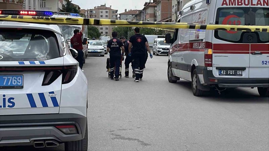 Üvey Annesi İle Kız Kardeşinin Boğazını Keserek Öldürdü