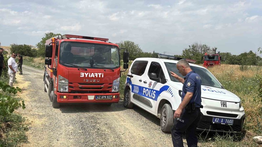 Arazide Çıkan Yangın Evlere Sıçramadan Söndürüldü