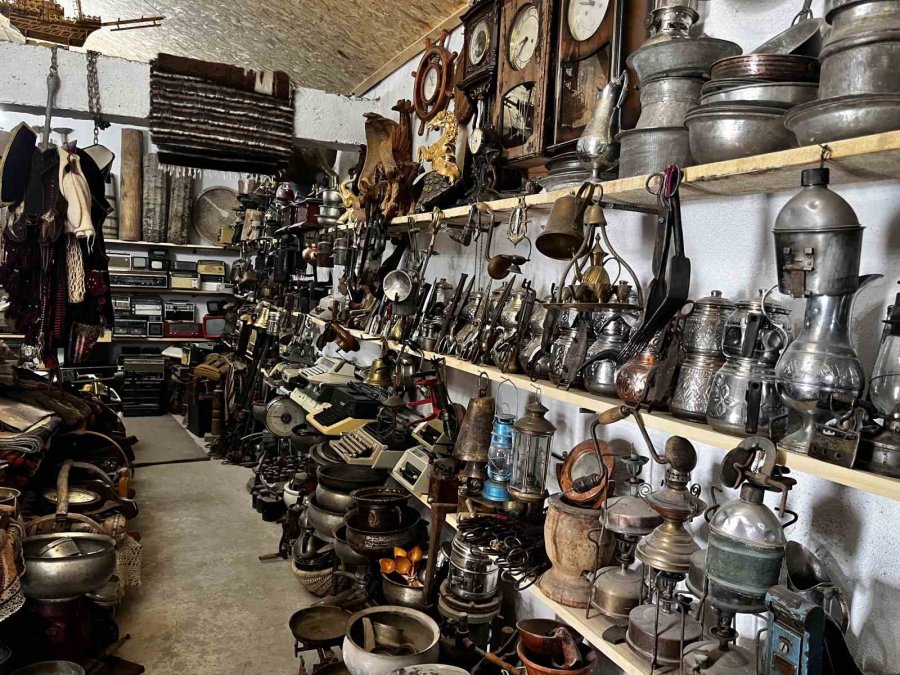 Kültürel Mirası Yaşatmak İçin Evinin Yanına Müze Kurdu