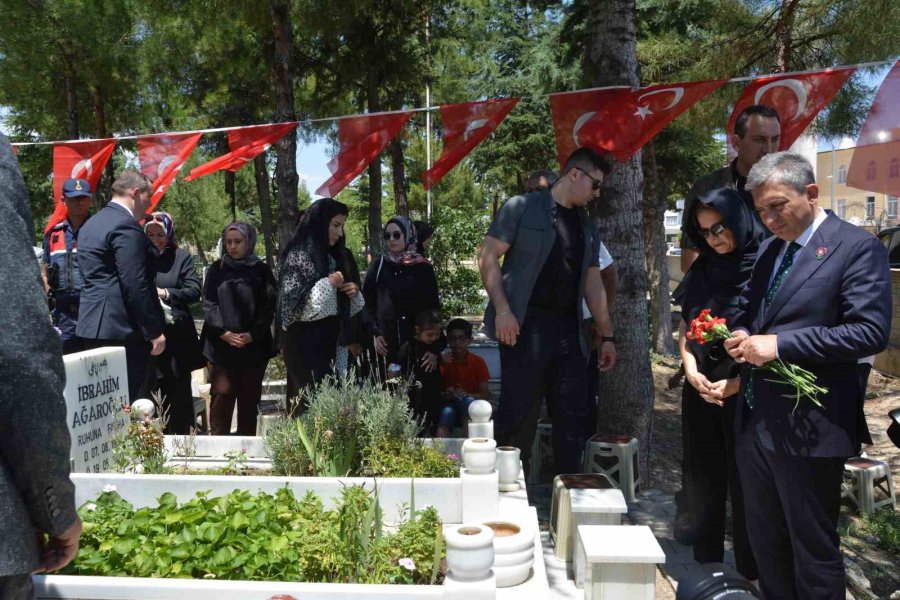 Korkuteli’nde 15 Temmuz Şehidi Yasin Naci Ağaroğlu, Mezarı Başında Anıldı