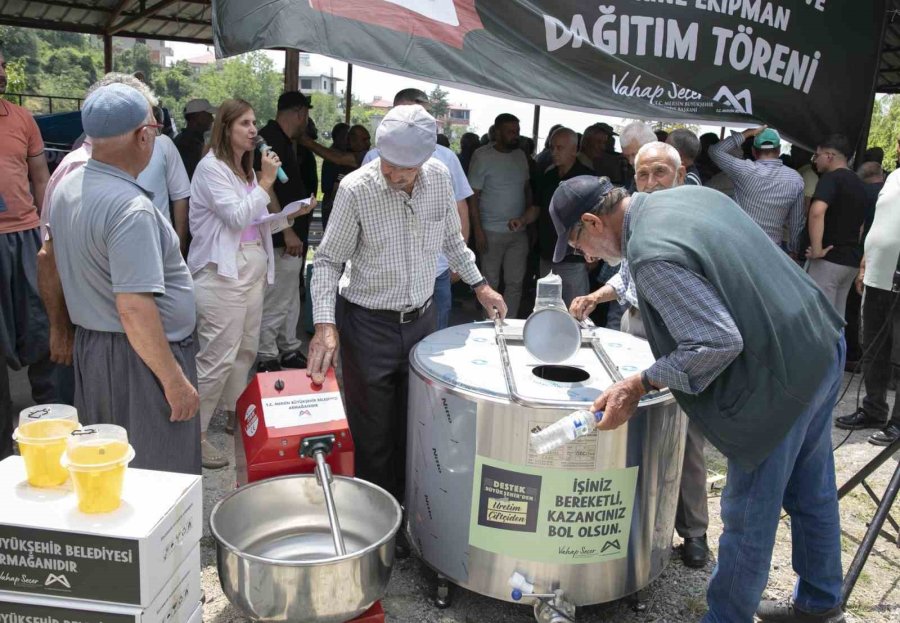 Mersin’de Üreticiye Çok Yönlü Tarım Desteği