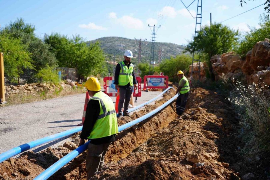 Silifke’de 30 Yıllık Su Deposu Yenilendi, 2 Bin 100 Metrelik Hat Tamamlandı
