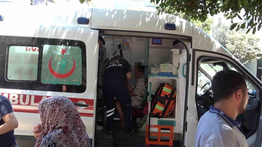 Antalya’da Dairede Çıkan Yangında 1’i Bebek 5 Kişi Dumandan Etkilendi