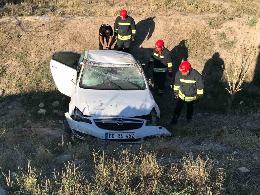 Otomobil Şarampole Yuvarlandı: 1’i Bebek 3 Yaralı
