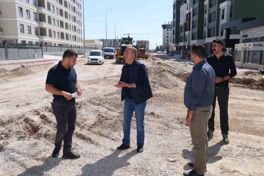 Meram’da Yol, Asfalt, Parke Seferberliği Tüm Hızıyla Sürüyor