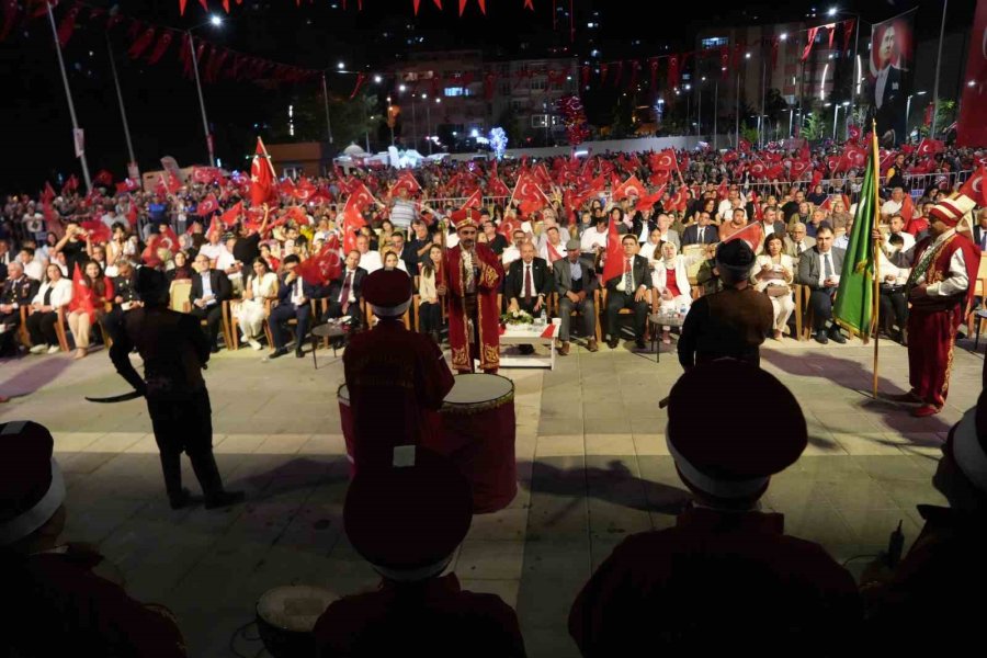 Niğde’de 15 Temmuz’un 10. Yılında Fener Alayı Ve Demokrasi Nöbeti