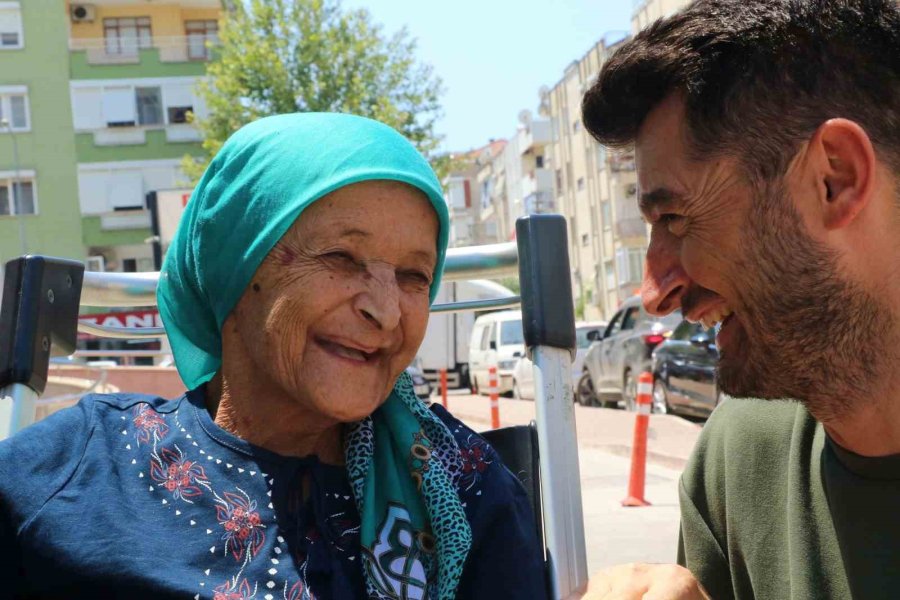 Yıllar Önce Bir Hastaya Can Olur Diye Yaptığı Bağış Annesinin Hayatını Kurtardı