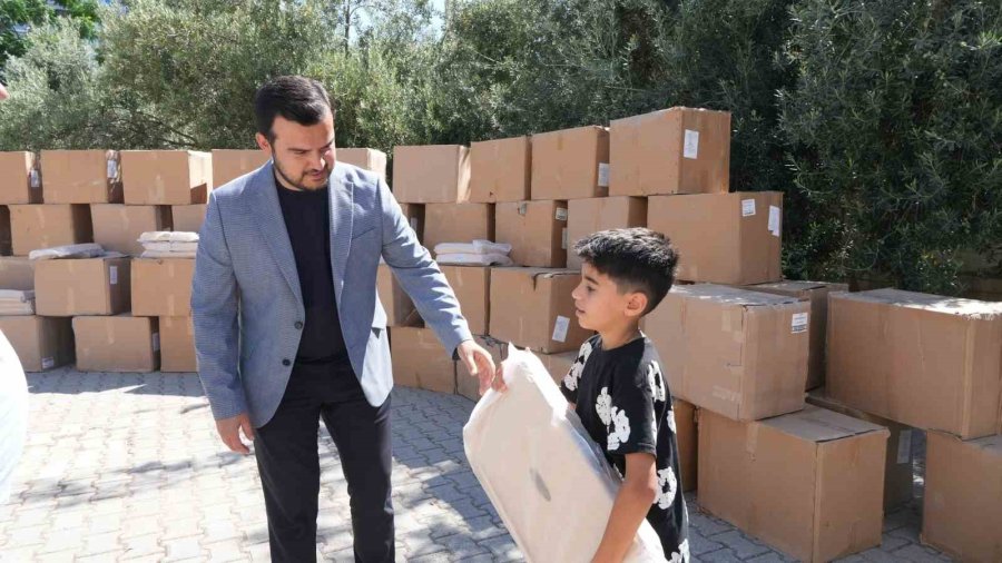 Alanya Belediyesi’nden Kur’an Kurslarına 800 Rahle Desteği