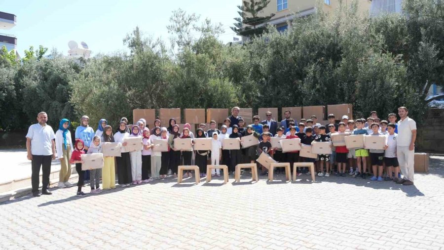 Alanya Belediyesi’nden Kur’an Kurslarına 800 Rahle Desteği