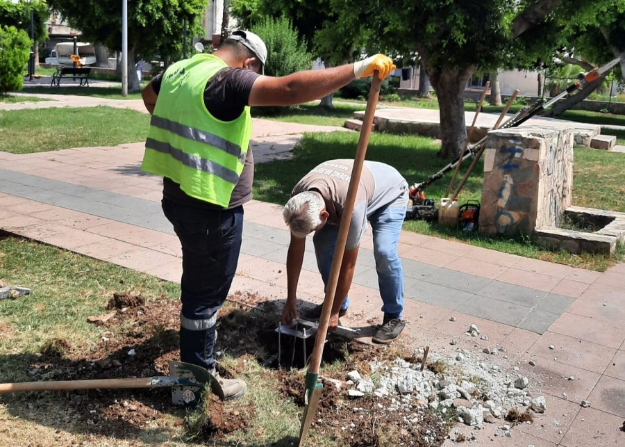 Mersin’de Parklar Kapsamlı Bakımdan Geçiyor