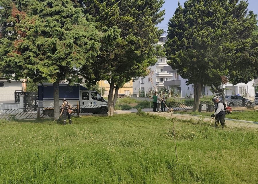 Mersin’de Parklar Kapsamlı Bakımdan Geçiyor