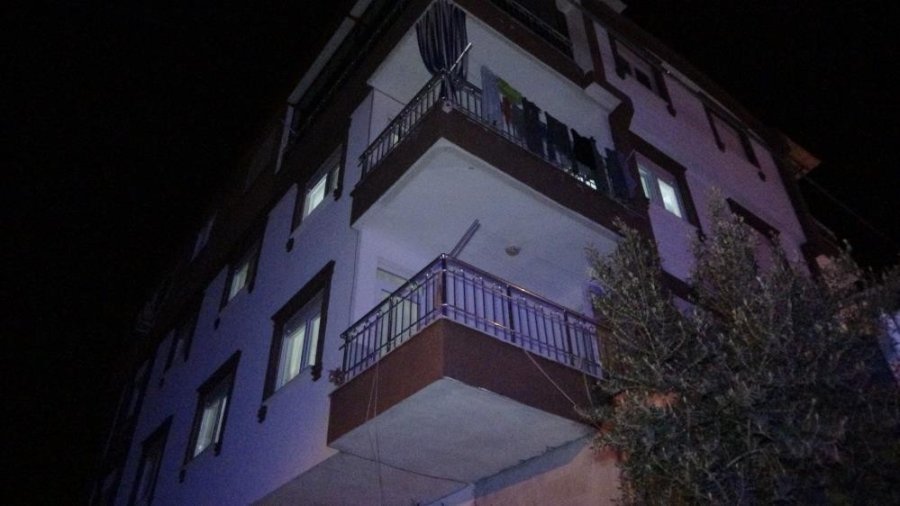 Eski Eşi Ve 10 Günlük Kocasını Falçatayla Yaralayan Sanığa 25 Yıl 6 Ay Hapis