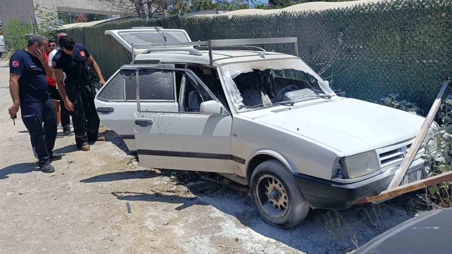 Otele Ölçü Almaya Gitti, Geri Döndüğünde Aracını Yanmış Halde Buldu