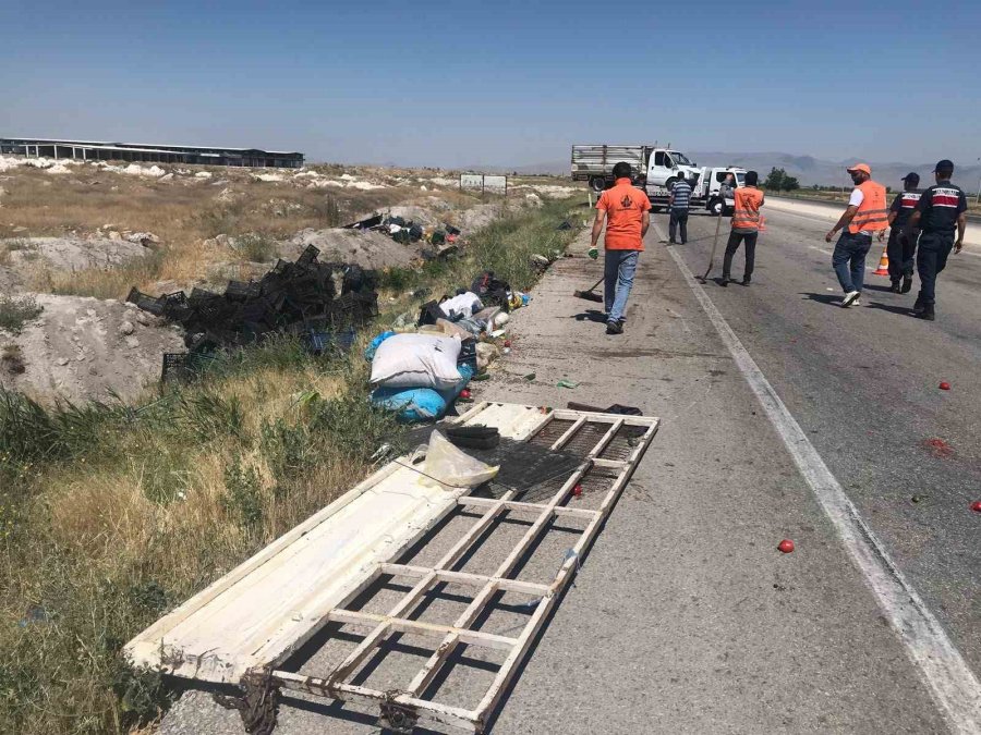 Ereğli’de Kamyonetler Çarpıştı: 2 Yaralı