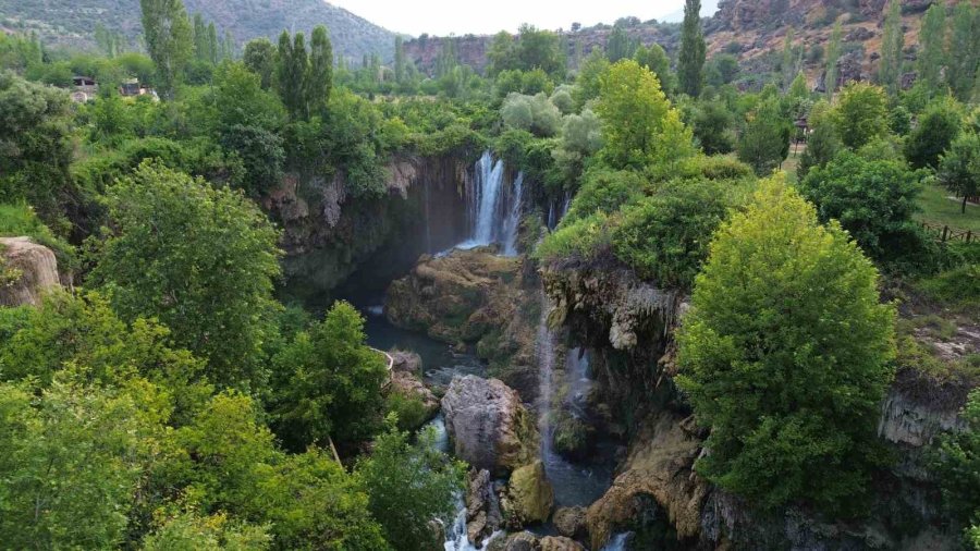 Yerköprü Şelalesi Ziyaretçilerin Uğrak Noktası Oldu