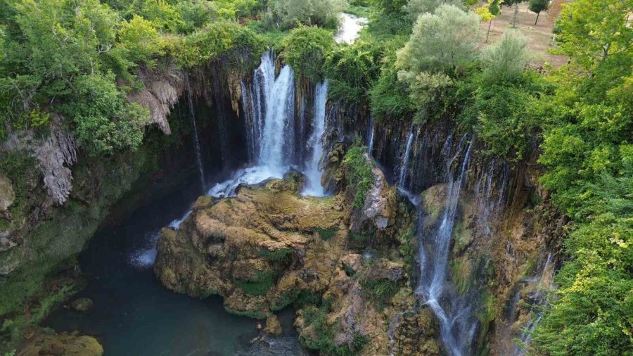 Yerköprü Şelalesi Ziyaretçilerin Uğrak Noktası Oldu