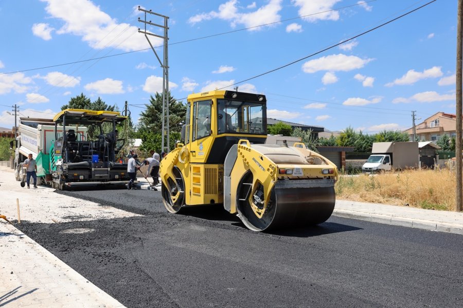 Asfalt Sezonunda Selçuklu’nun Yol Konforu Artmaya Devam Ediyor
