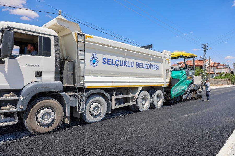 Asfalt Sezonunda Selçuklu’nun Yol Konforu Artmaya Devam Ediyor