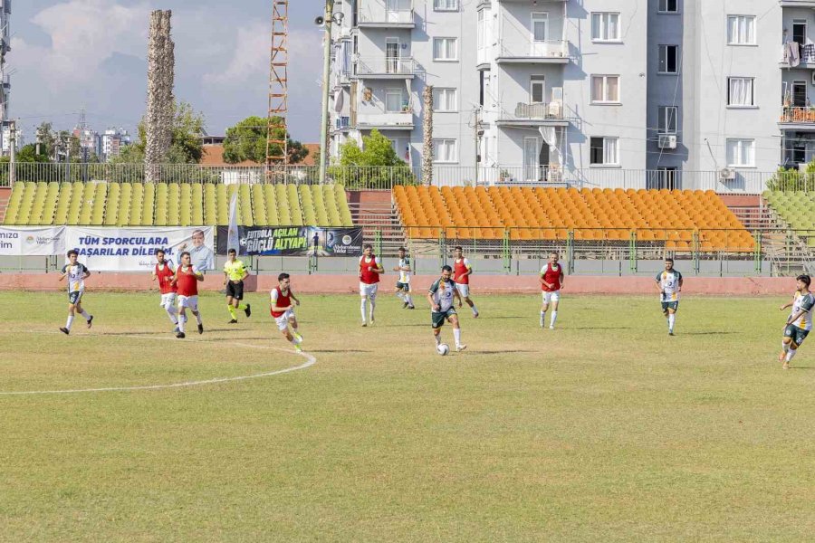 Mersin’de 30 Ağustos Zafer Kupası Futbol Turnuvası Başladı