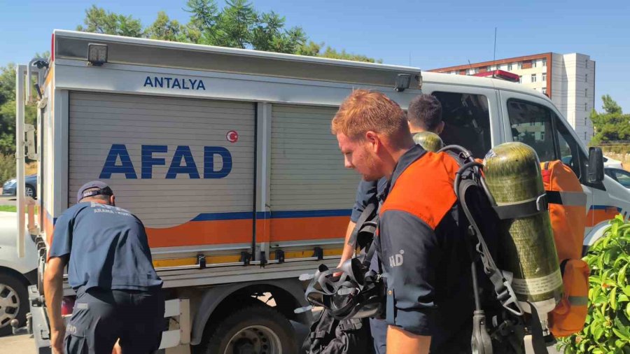 Otel Odasında Ölü Bulundu, Yanındaki Maddeler Ekipleri Alarma Geçirdi