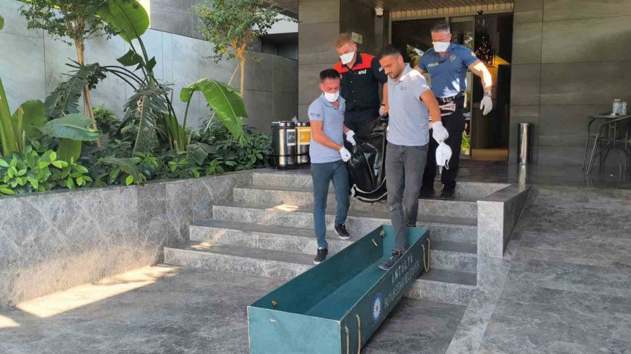 Otel Odasında Ölü Bulundu, Yanındaki Maddeler Ekipleri Alarma Geçirdi