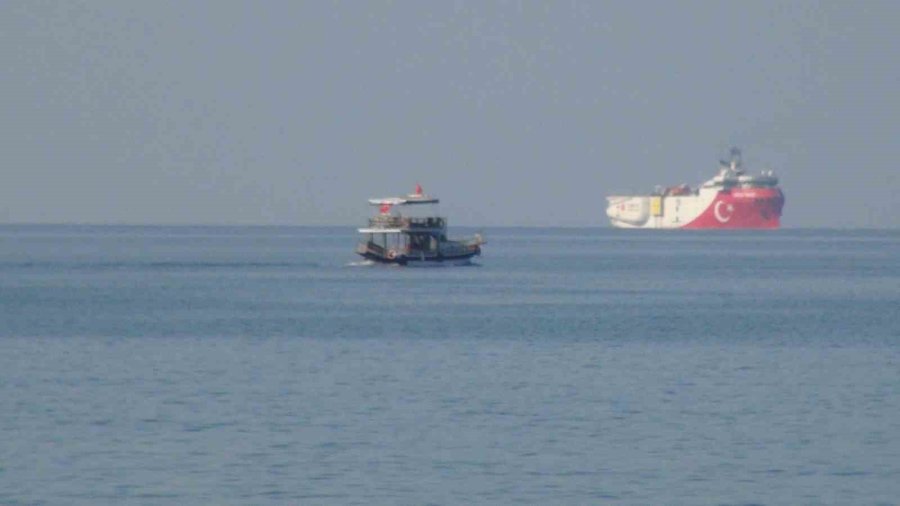 Oruç Reis Sismik Araştırma Gemisi Mersin Taşucu Açıklarına Demirledi