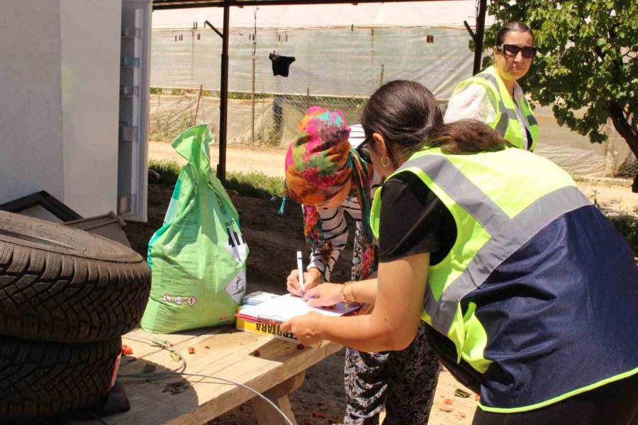 Büyükşehir’den Elmalı’da Aşırı Yağıştan Etkilenen Üreticilere Destek