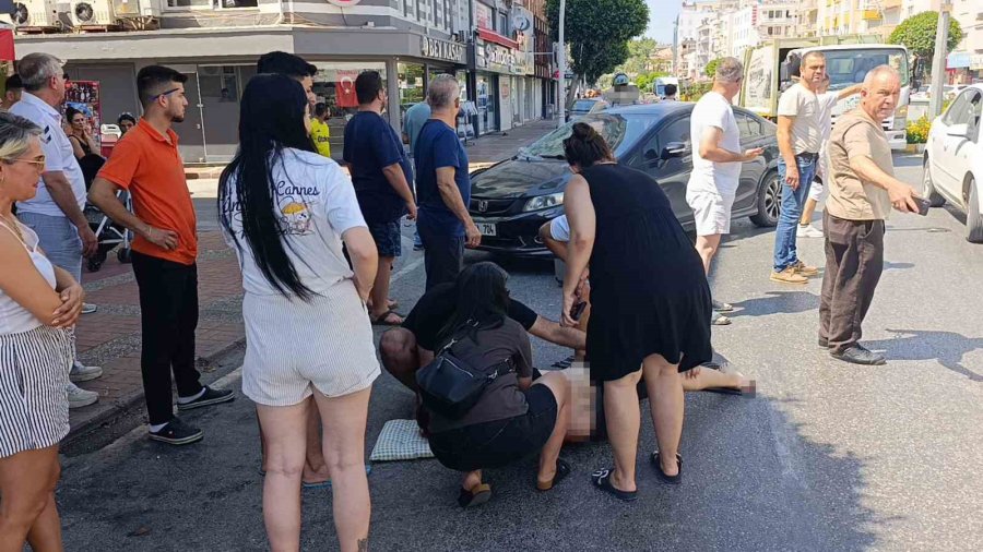 Otomobil İle Çarpışan Motosikletli Metrelerce Havaya Savruldu