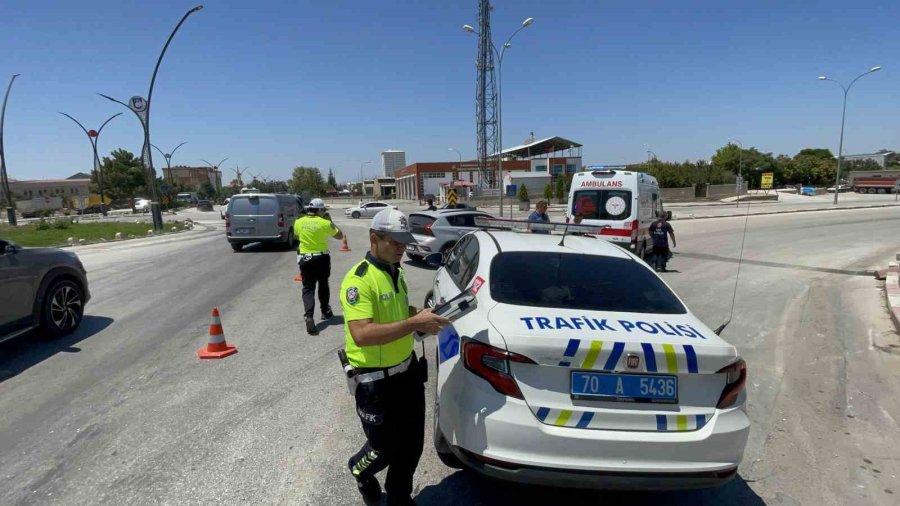 Karaman’da Otomobille Çarpışan Motosikletin Sürücüsü Yaralandı