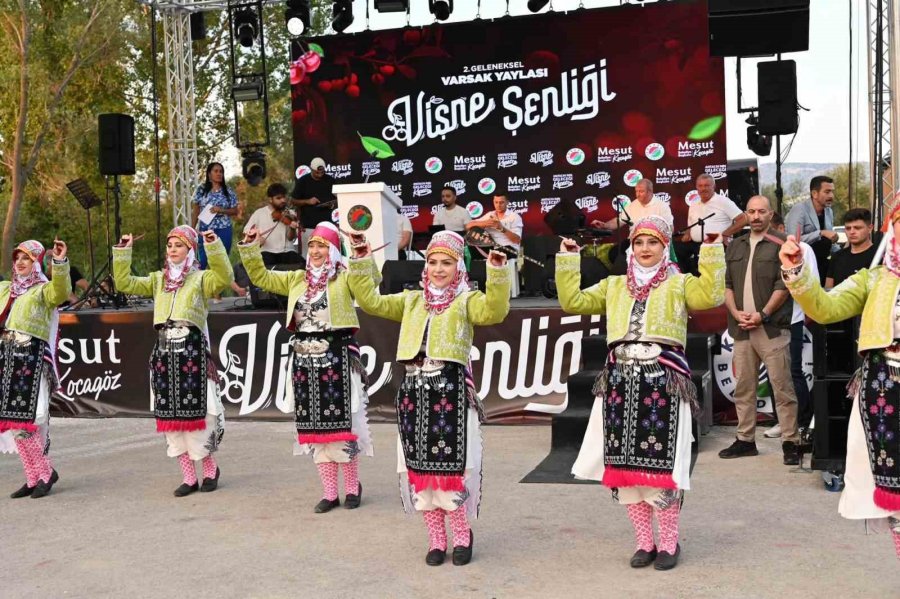 İkinci Geleneksel Varsak Yaylası Vişne Şenliği Düzenlendi