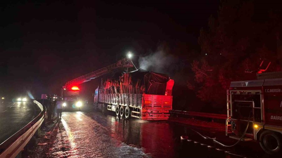 Seyir Halindeki Tırda Yangın Paniği