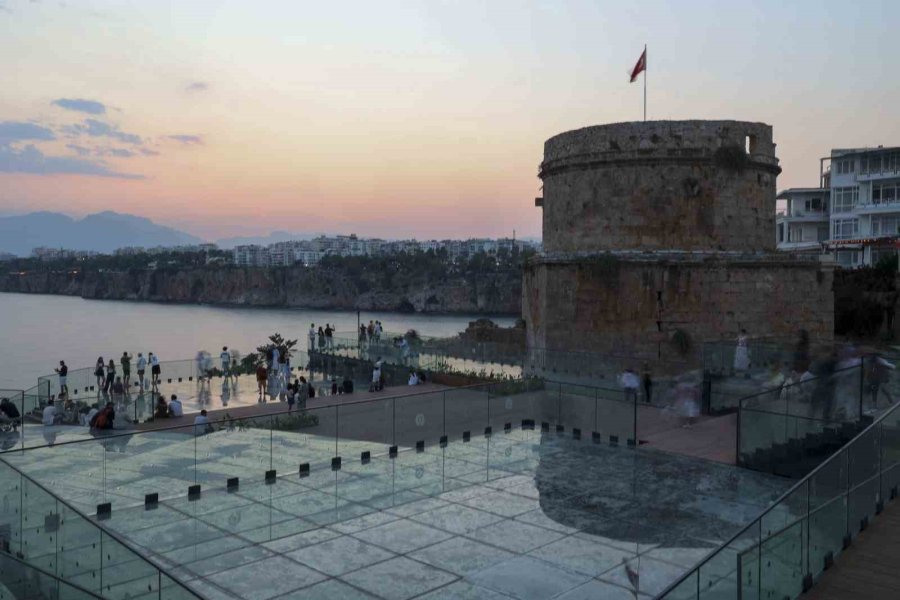 Hıdırlık Kulesi Yeniden Antalyalılarla Buluştu