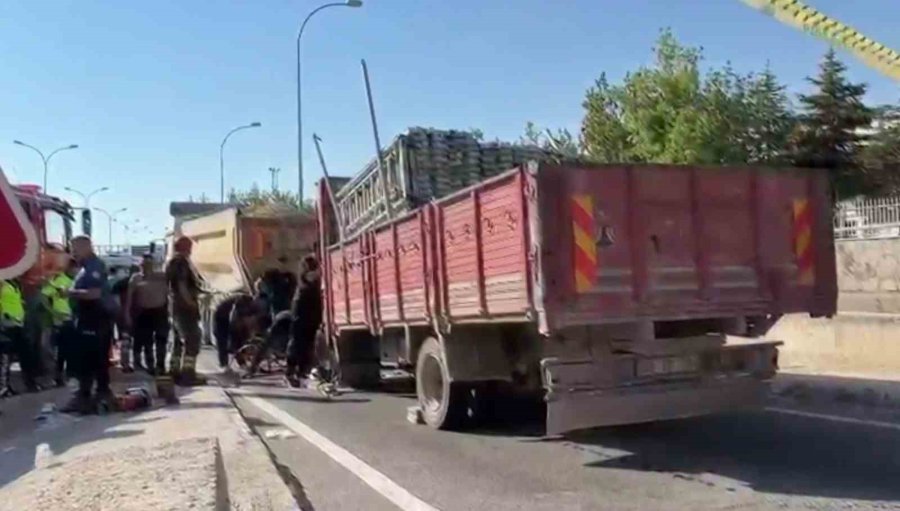 Aksaray’da Kamyona Çarpan Kamyonette Can Pazarı Kamerada: 2 Yaralı