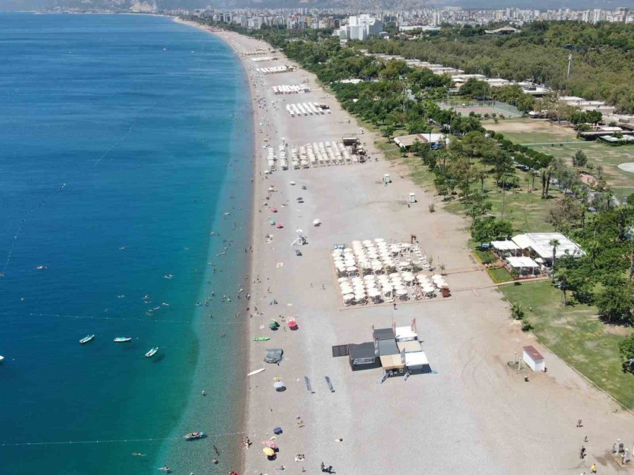 Antalya’da Termometreler 44 Dereceyi Gördü
