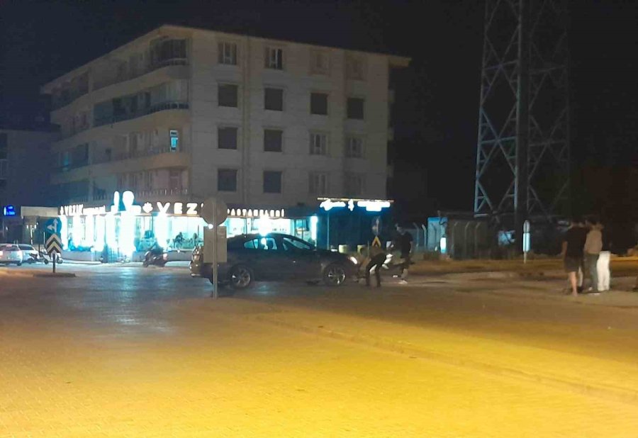 Konya’da Otomobille Çarpışan Motosikletli Yaralandı