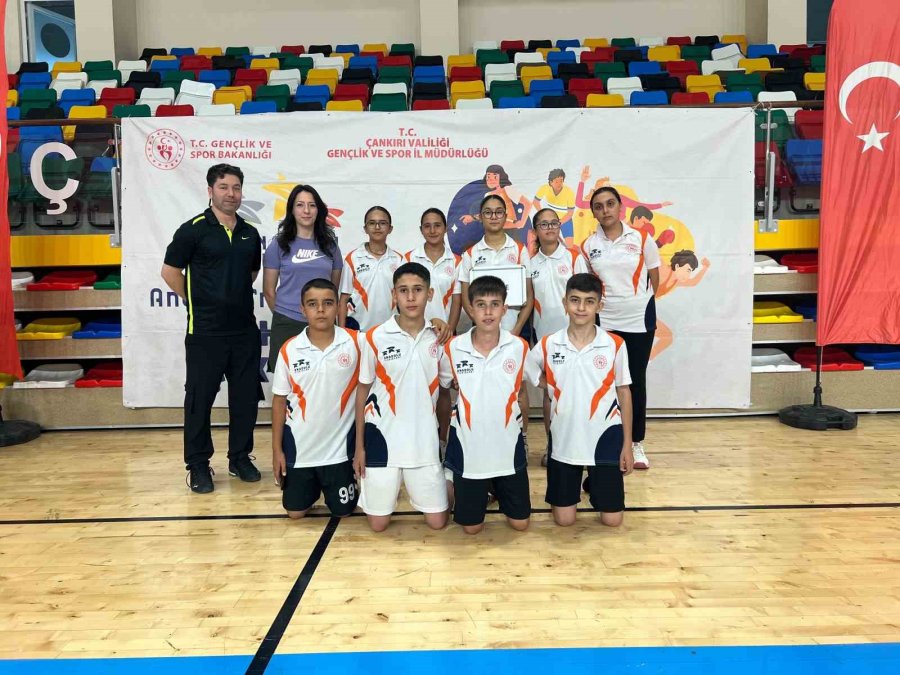 Niğde Erkek Badminton Takımı Şampiyon Oldu